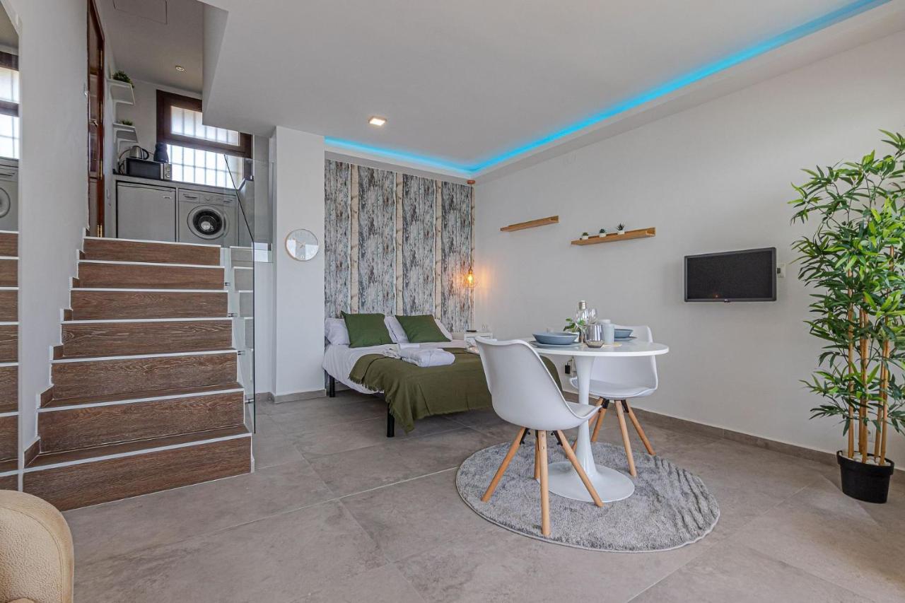 Beachfront With Spectacular Views And Swimming Pool Benalmádena Eksteriør bilde