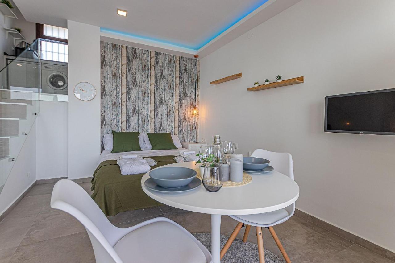 Beachfront With Spectacular Views And Swimming Pool Benalmádena Eksteriør bilde