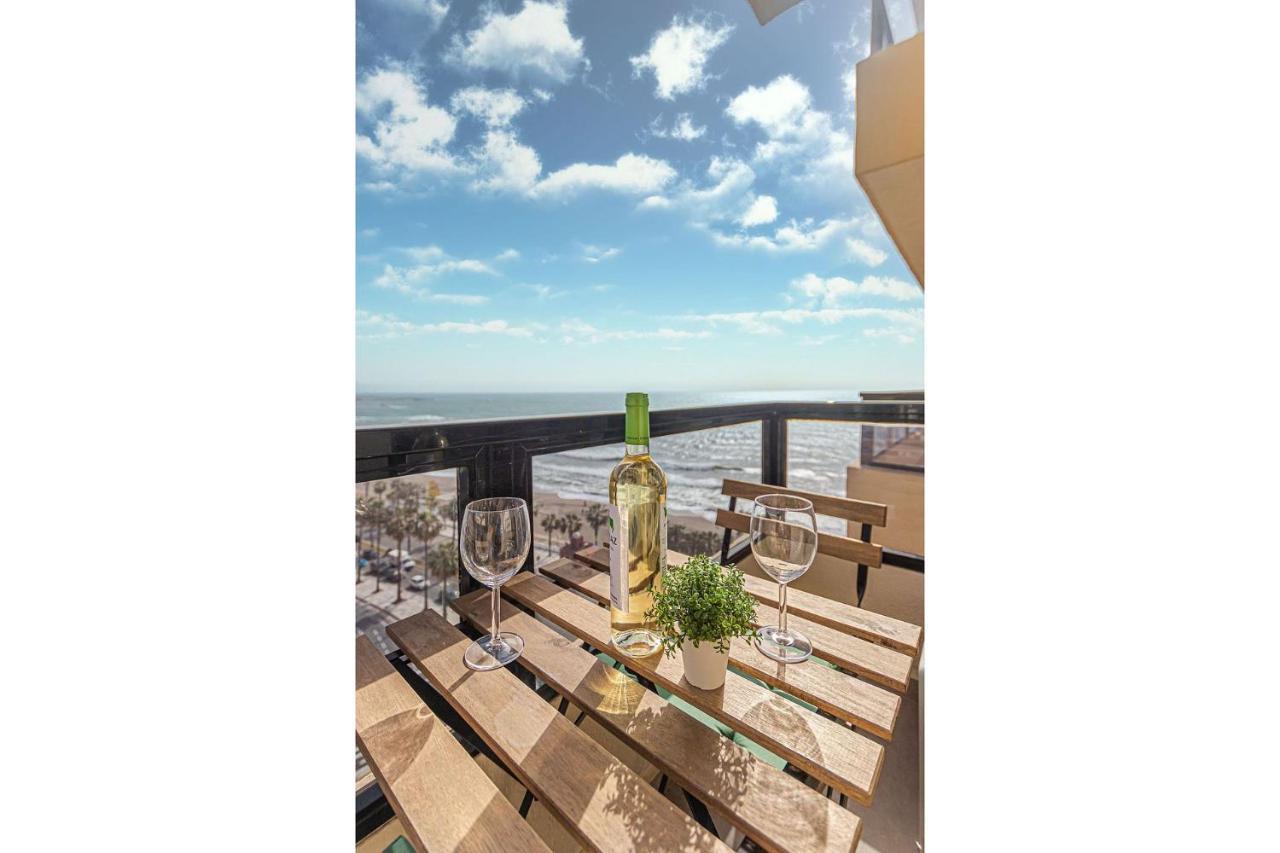 Beachfront With Spectacular Views And Swimming Pool Benalmádena Eksteriør bilde