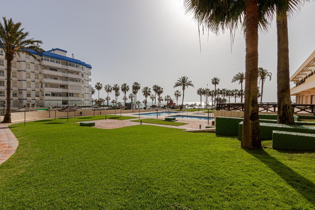 Beachfront With Spectacular Views And Swimming Pool Benalmádena Eksteriør bilde