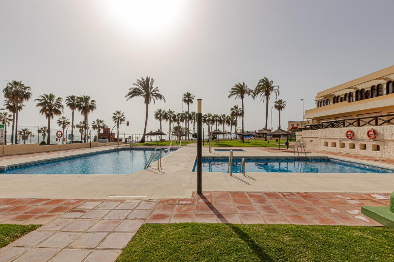 Beachfront With Spectacular Views And Swimming Pool Benalmádena Eksteriør bilde